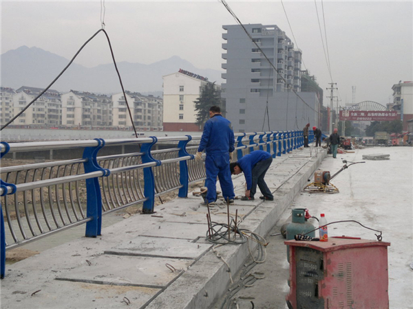 渭南不锈钢复合管护栏常见问题及解决方案